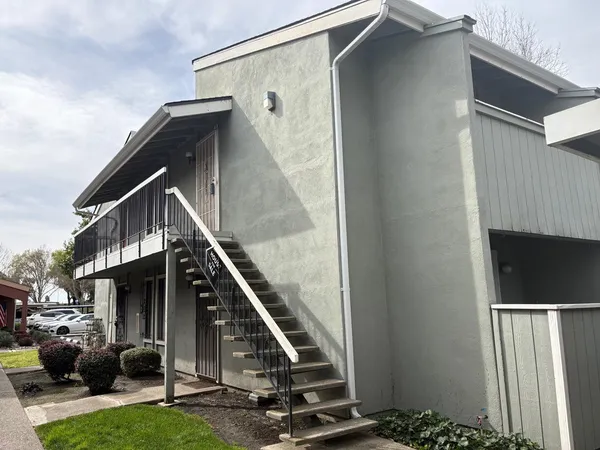 $174,800 | 3790 West Benjamin Holt Drive, Unit 6, Stockton, CA 95219