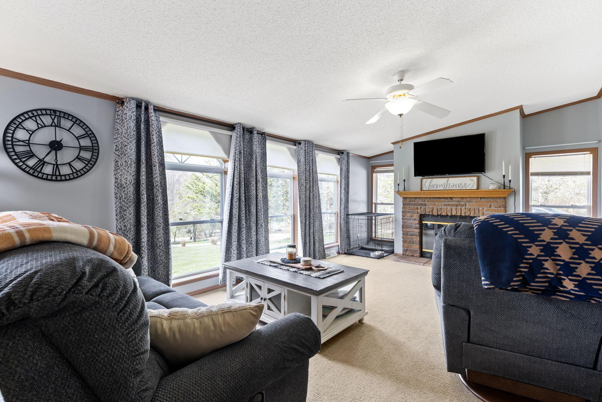 14948 Jack Run Road Rockbridge, OH 43149 - Photo 8 of 43 Living Room