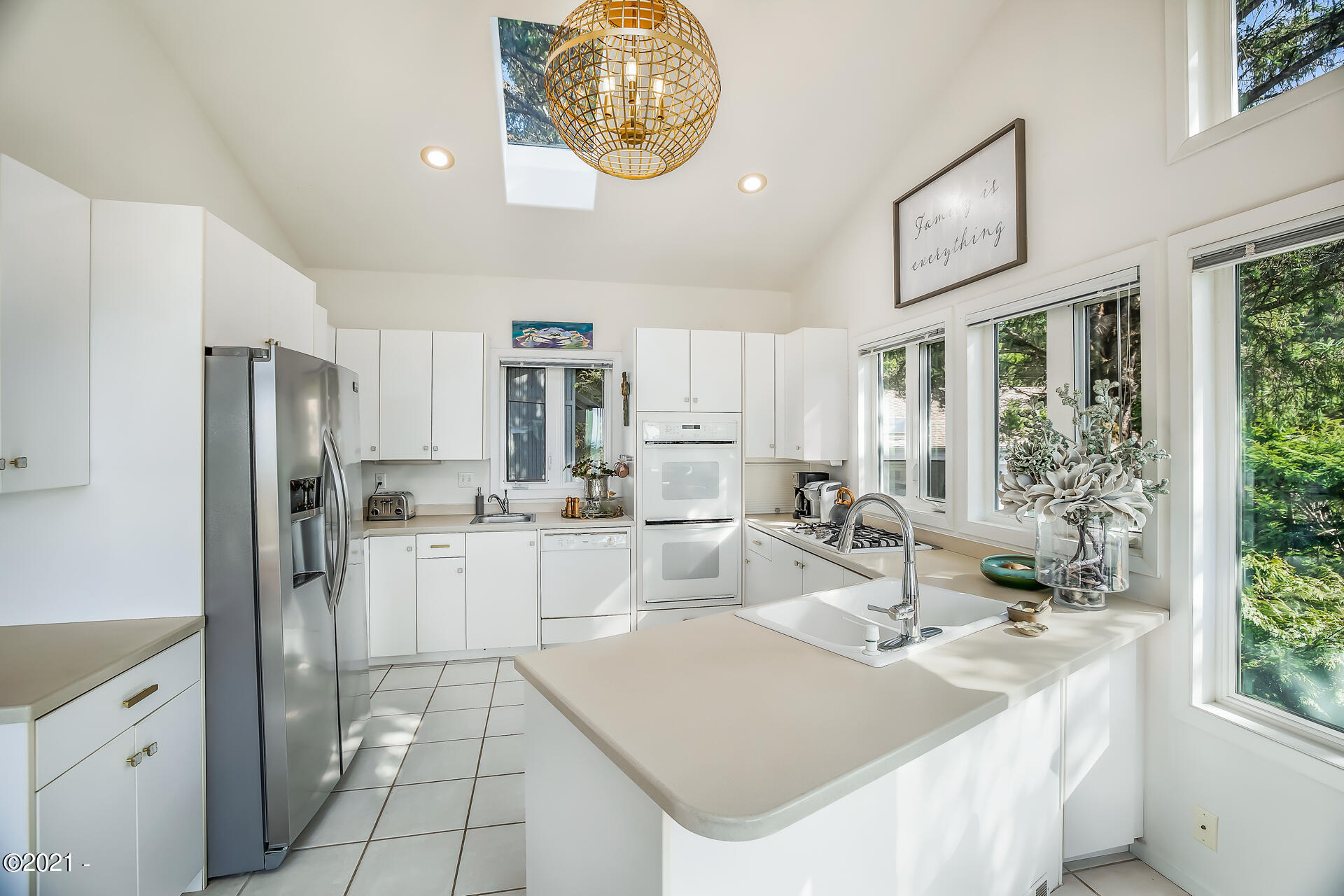 3 Ridge Crest Road Gleneden Beach, OR 97388 - Photo 6 of 50 Kitchen
