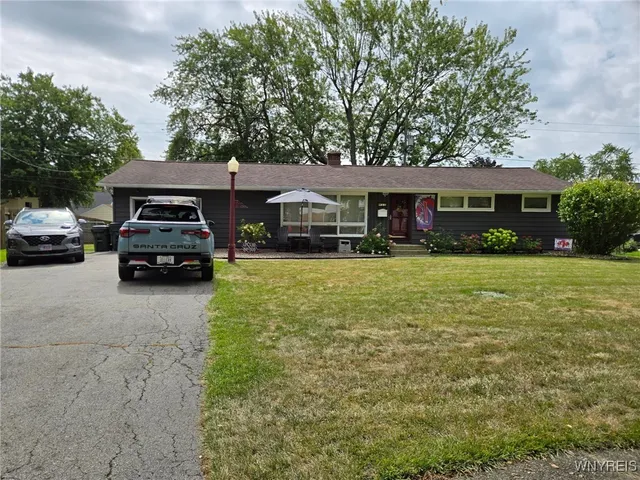 $269,900 | 35 Lindan Drive, Lancaster, NY 14043