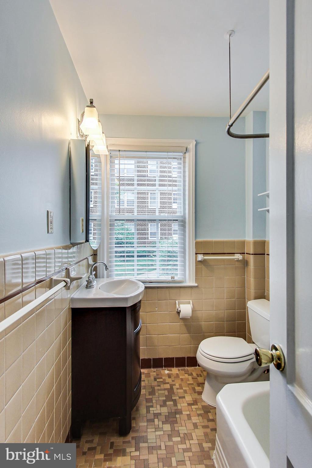 2912 13th Road South, Unit 12104 Arlington, VA 22204 - Photo 12 of 27