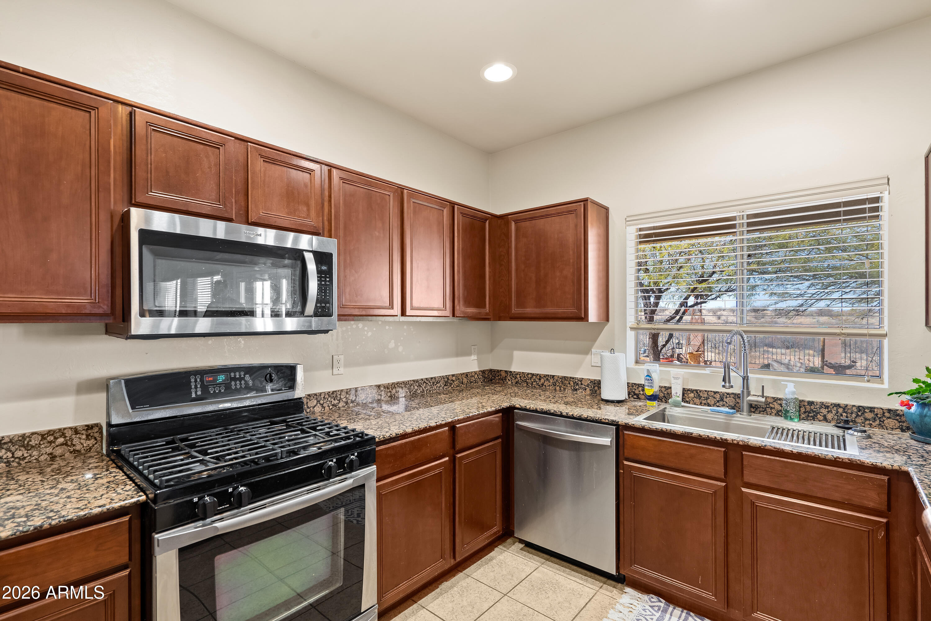 1006 South Limestone Street Benson, AZ 85602 - Photo 11 of 33 2 Interiors-7