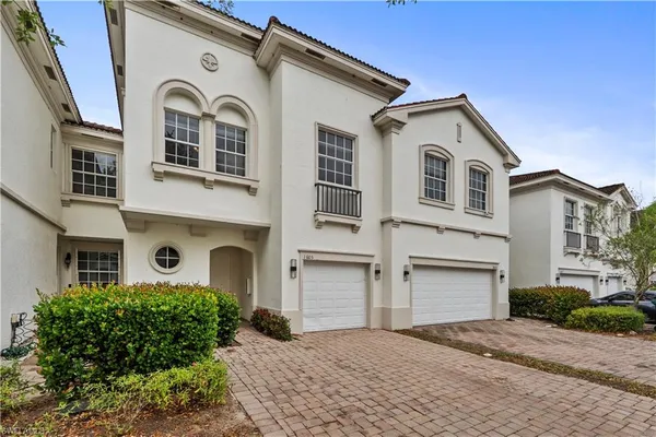 $2,600 | 7009 Romana Way, Unit 1605, Naples, FL 34119