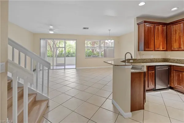 $2,600 | 7009 Romana Way, Unit 1605, Naples, FL 34119