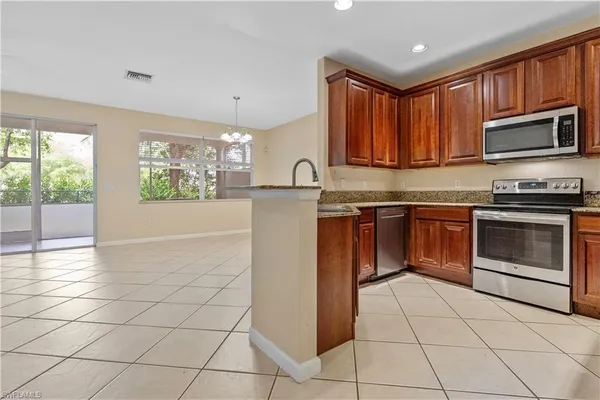 $2,600 | 7009 Romana Way, Unit 1605, Naples, FL 34119