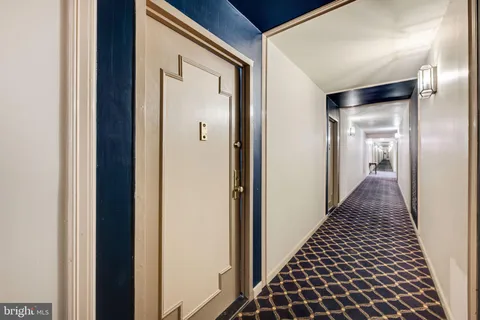 $219,000 | 5340 Holmes Run Parkway, Unit 1407, Alexandria, VA 22304