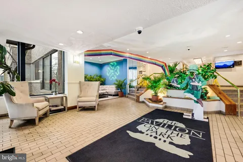 $219,000 | 5340 Holmes Run Parkway, Unit 1407, Alexandria, VA 22304
