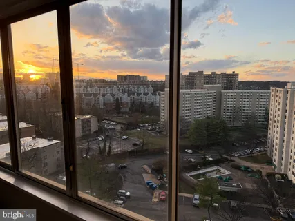 $219,000 | 5340 Holmes Run Parkway, Unit 1407, Alexandria, VA 22304