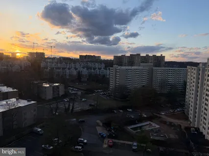 $219,000 | 5340 Holmes Run Parkway, Unit 1407, Alexandria, VA 22304