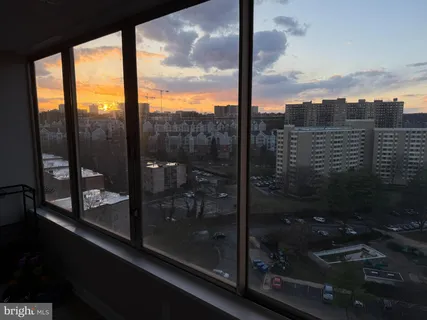 $219,000 | 5340 Holmes Run Parkway, Unit 1407, Alexandria, VA 22304