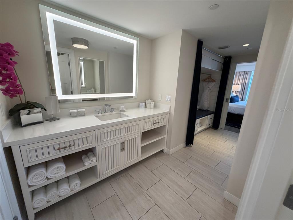 210 Sands Point Road, Unit 2402 Longboat Key, FL 34228 - Photo 19 of 26