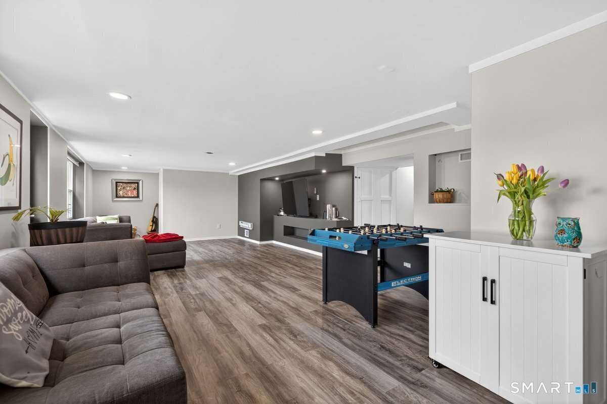 131 Clay Hill Road Stamford, CT 06905 - Photo 21 of 32
