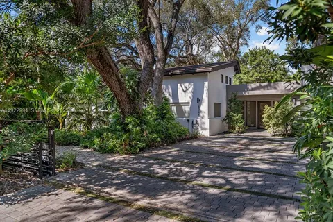 $5,595,000 | 4095 Battersea Road, Miami, FL 33133