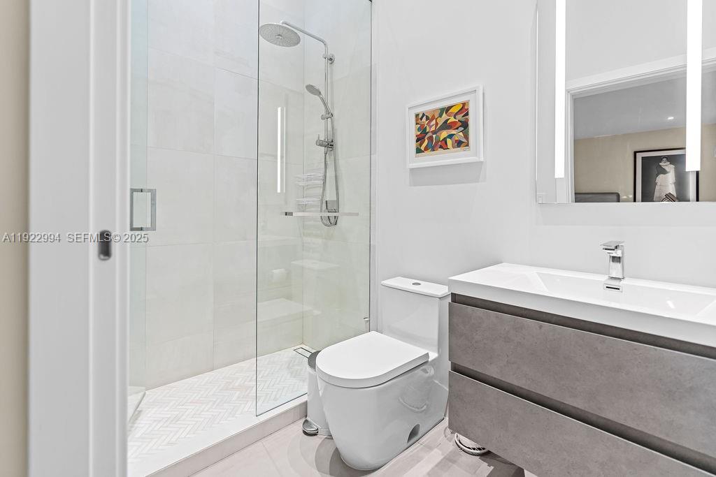 4095 Battersea Road Miami, FL 33133 - Photo 32 of 82