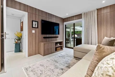 $5,595,000 | 4095 Battersea Road, Miami, FL 33133