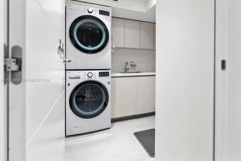 $5,295,000 | 4095 Battersea Road, Miami, FL 33133