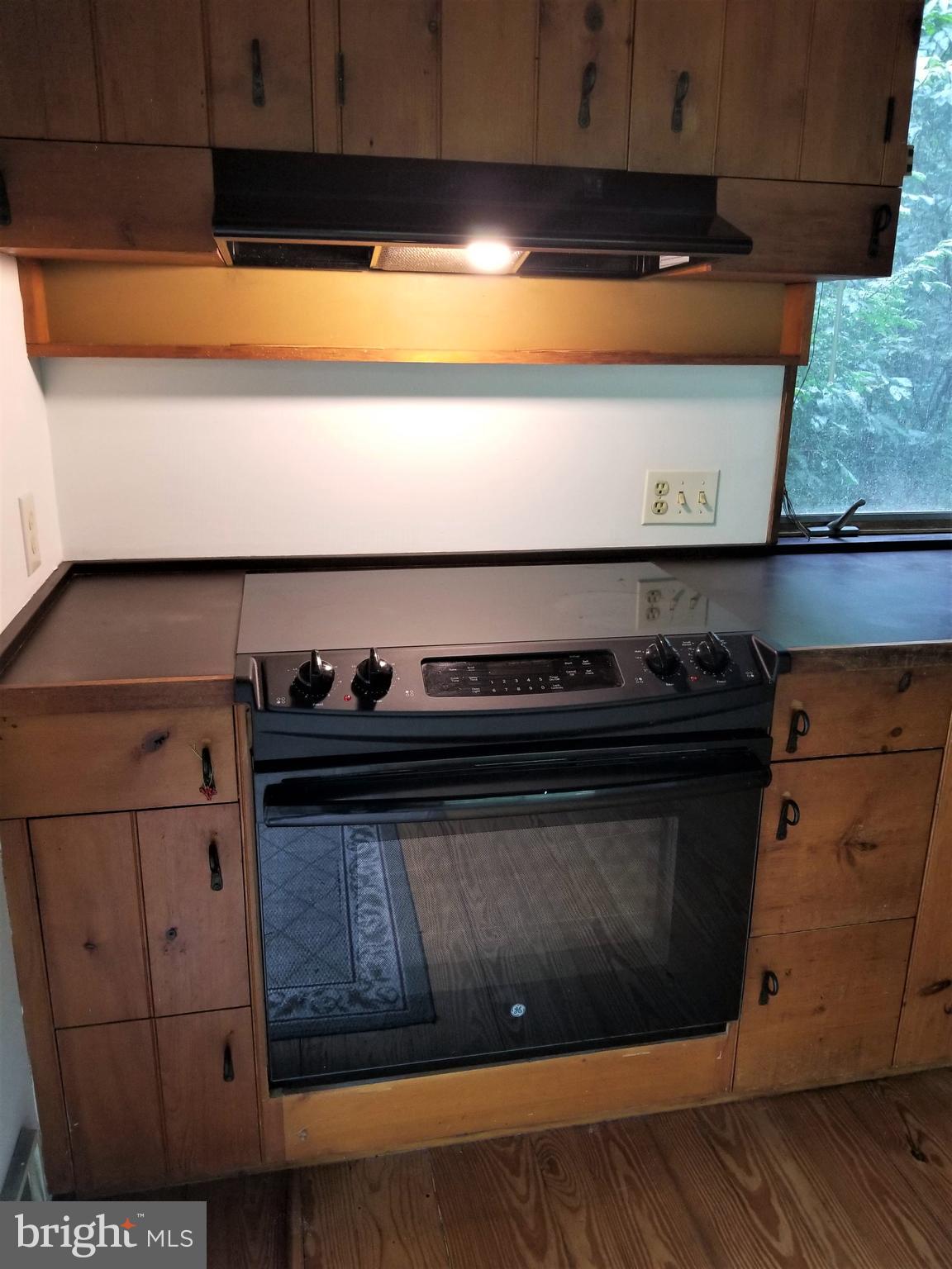 7073 Ely Road New Hope, PA 18938 - Photo 9 of 29 New Stove and Hood