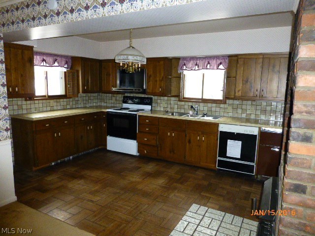 240 South Chillicothe Road Aurora, OH 44202 - Photo 14 of 23