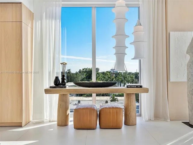 a view of entryway with furniture