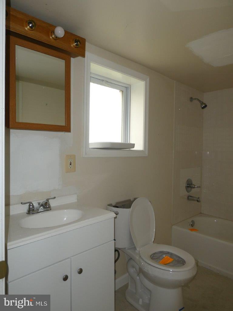 4908 Harford Road Baltimore, MD 21214 - Photo 15 of 18