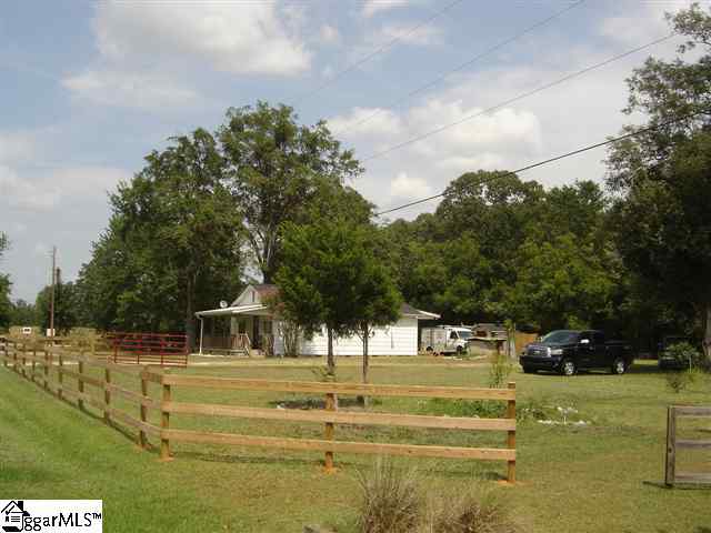 223 Cooper Bridge Road Woodruff, SC 29388 - Photo 2 of 3