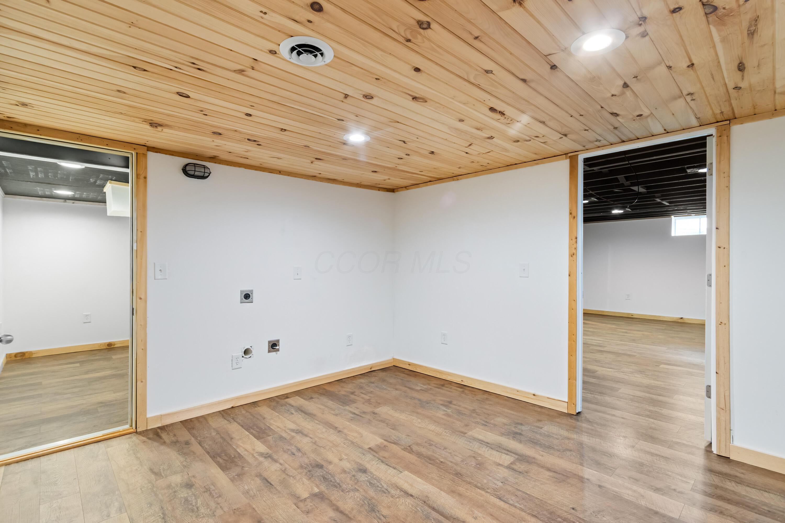 2977 Upton Road West Columbus, OH 43232 - Photo 26 of 38 2977 Upton Road West-24.jpg-FULL