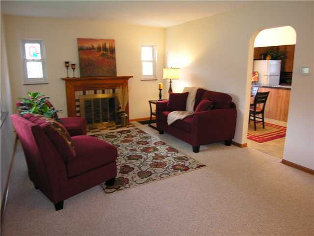 2081 Jervis Road Columbus, OH 43221 - Photo 2 of 18
