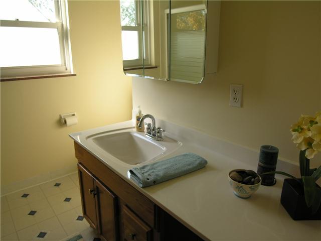 2081 Jervis Road Columbus, OH 43221 - Photo 8 of 18
