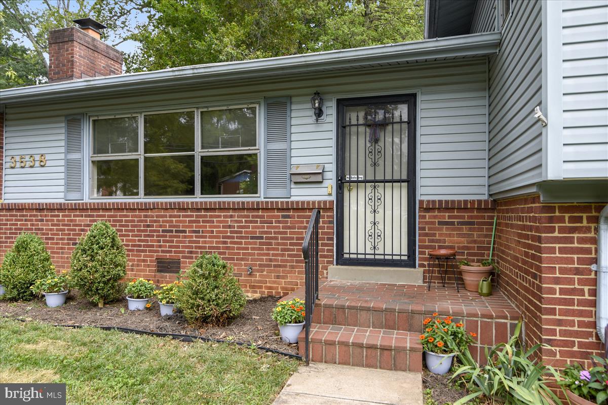 3538 Cornell Road Fairfax, VA 22030 - Photo 2 of 61 Front of home