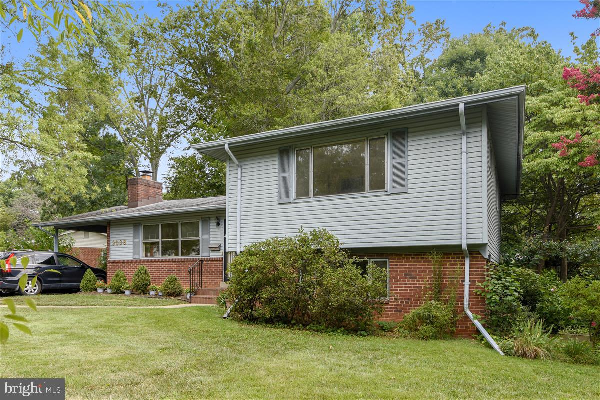 3538 Cornell Road Fairfax, VA 22030 - Photo 3 of 61 Front of home on Army Navy Golf Course
