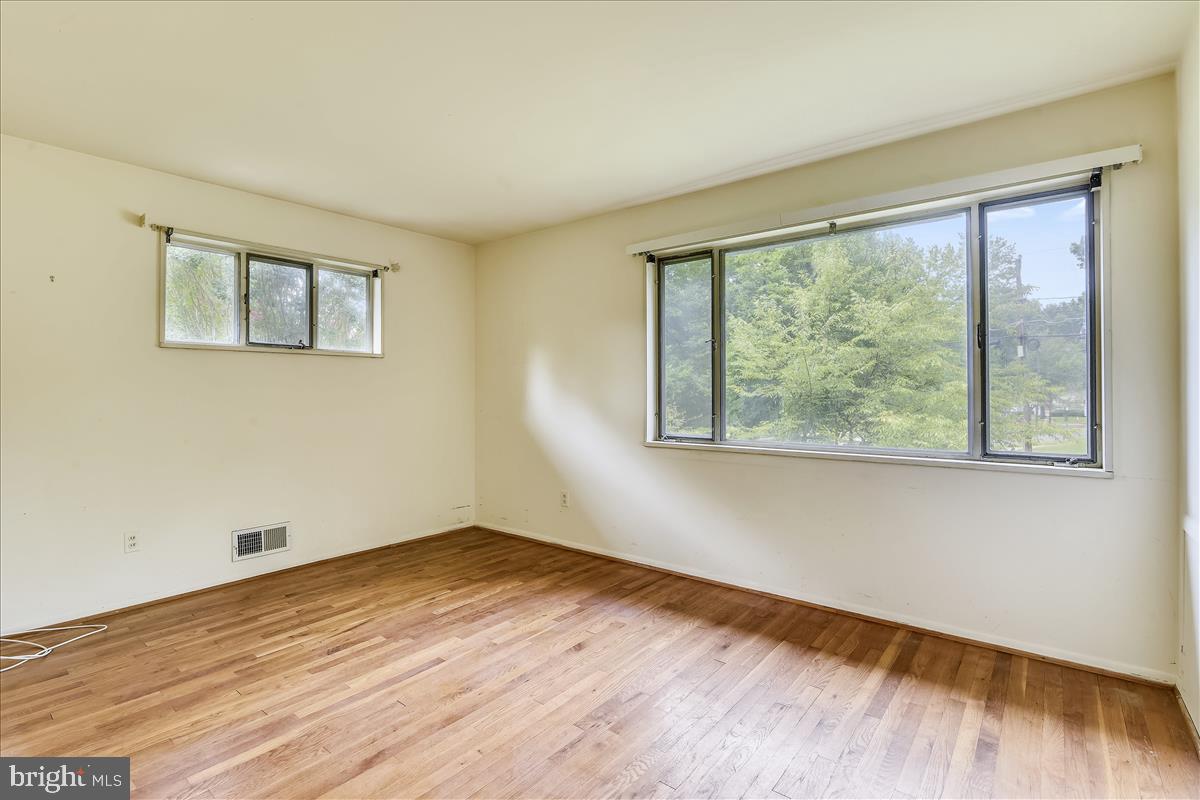 3538 Cornell Road Fairfax, VA 22030 - Photo 38 of 61 Upper level 2nd bedroom & hardwood flooring!