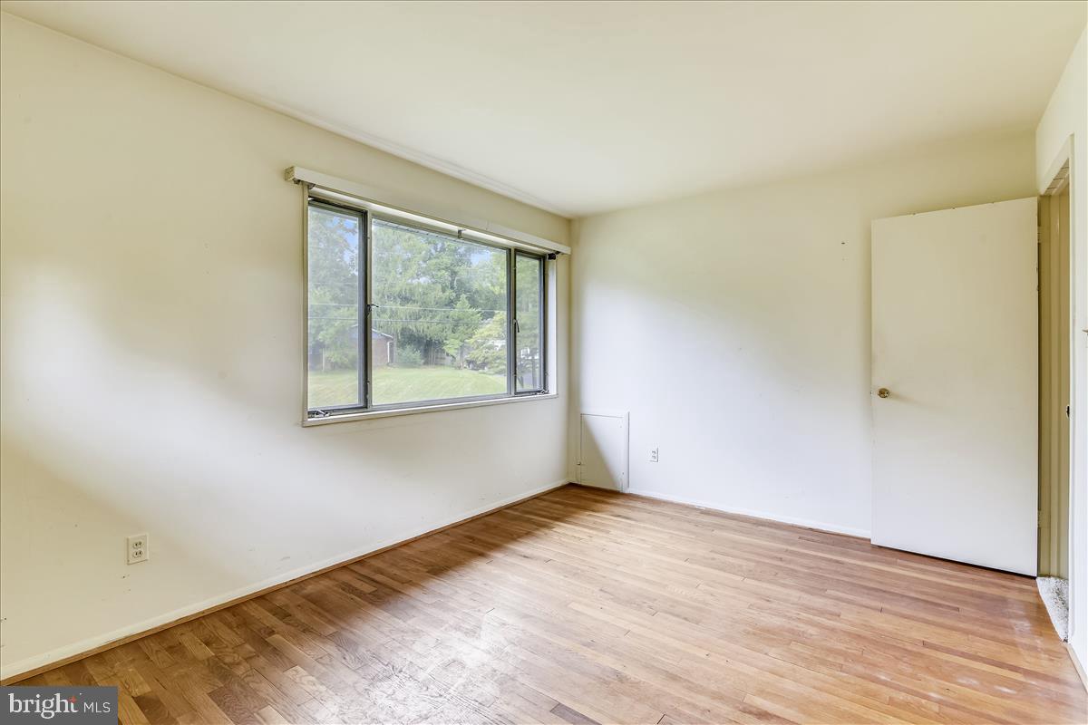 3538 Cornell Road Fairfax, VA 22030 - Photo 40 of 61 Upper level 2nd bedroom & hardwood flooring!