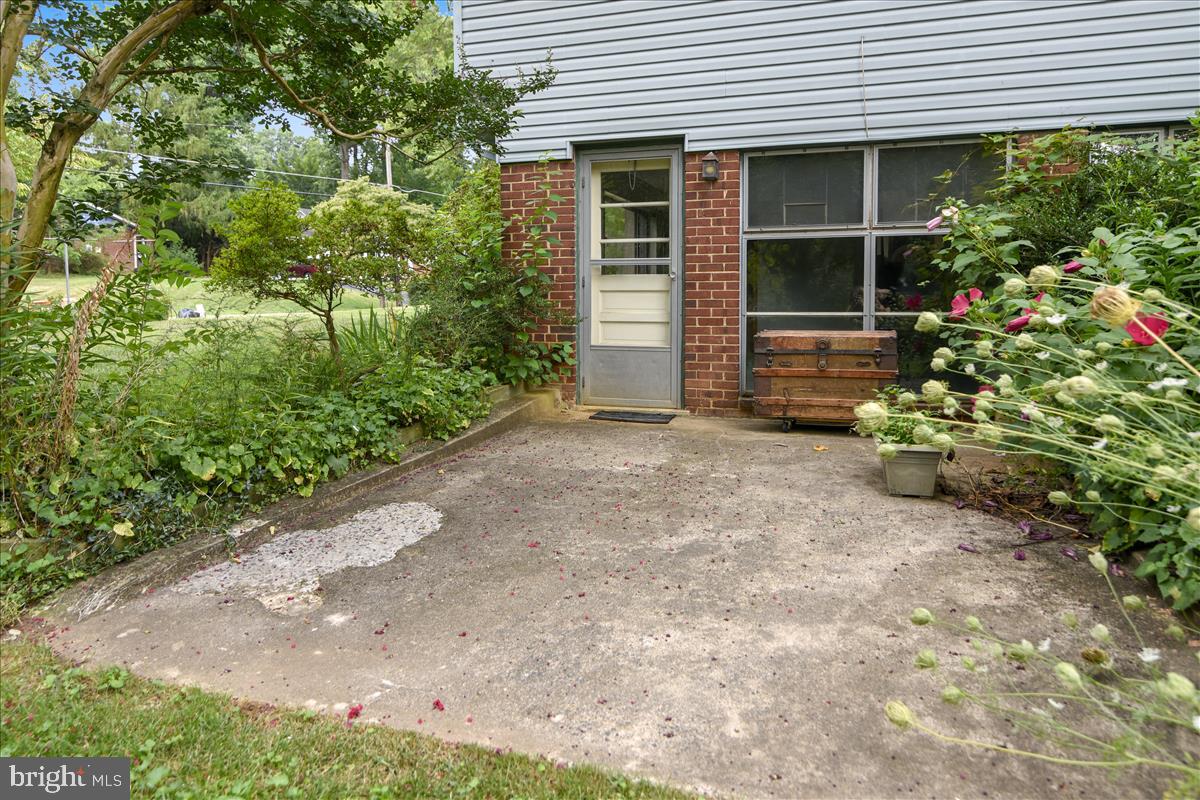 3538 Cornell Road Fairfax, VA 22030 - Photo 8 of 61 Side patio and side entrance to lower level