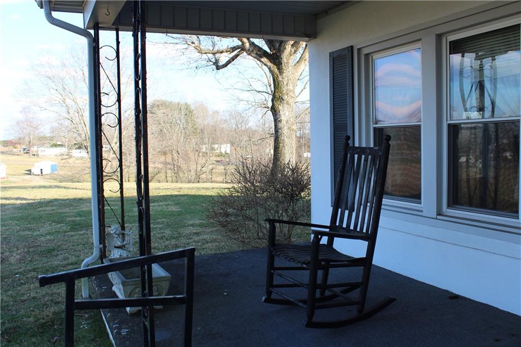 1909 Jamestown Road Morganton, NC 28655 - Photo 5 of 24 Gallery Image 5