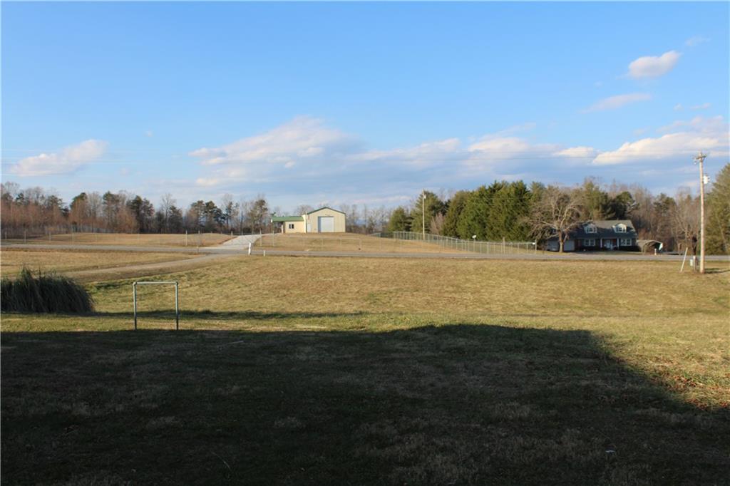 1909 Jamestown Road Morganton, NC 28655 - Photo 8 of 24 Gallery Image 8