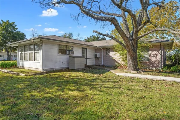 $325,000 | 3751 Farm To Market Road 903, Farmersville, TX 75442
