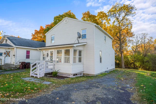 $220,000 | 124 Cottage Street, Ravena, NY 12143