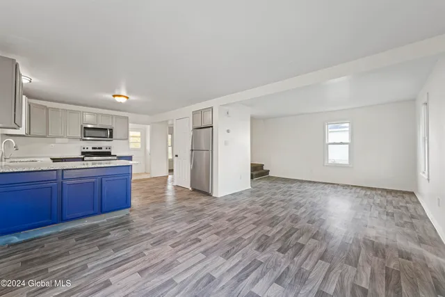 $220,000 | 124 Cottage Street, Ravena, NY 12143