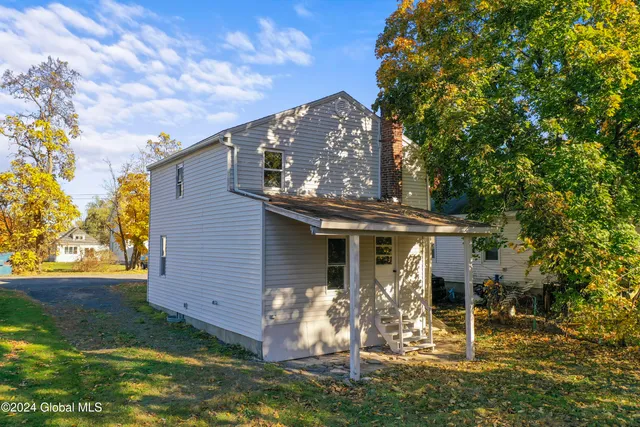 $220,000 | 124 Cottage Street, Ravena, NY 12143