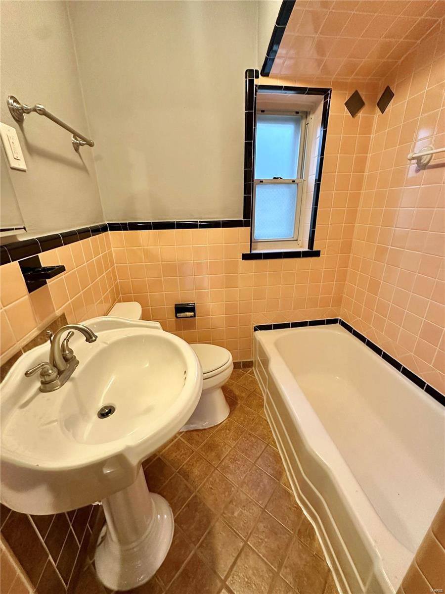 729 Reed Avenue St. Louis, MO 63125 - Photo 8 of 15 Gallery Image 8
