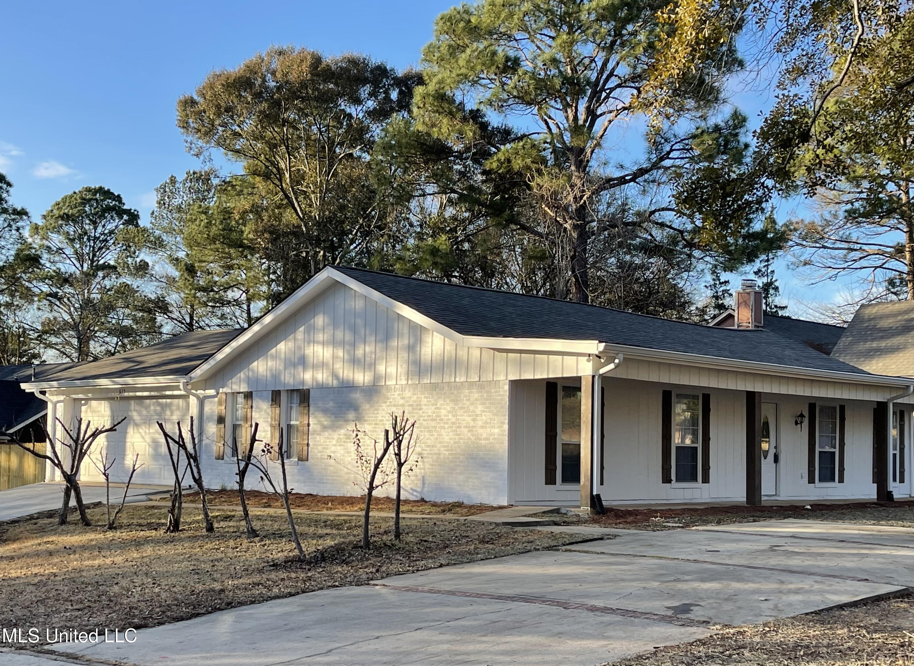 615 South Wheatley Street Ridgeland, MS 39157 - Photo 1 of 17 IMG_1997