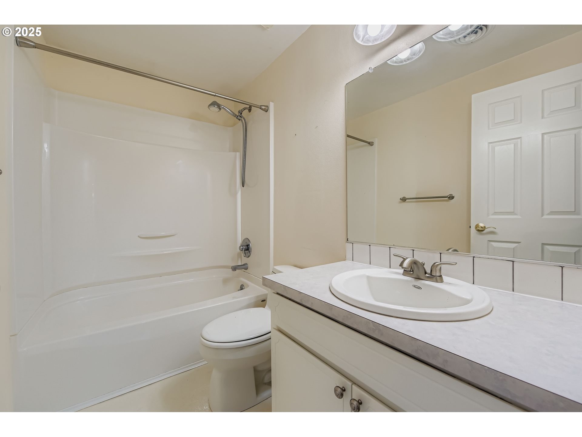 3205 Southwest 180th Place Beaverton, OR 97003 - Photo 17 of 47