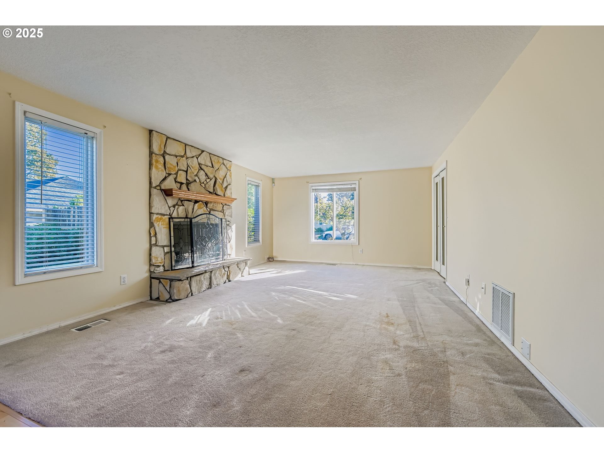 3205 Southwest 180th Place Beaverton, OR 97003 - Photo 10 of 47