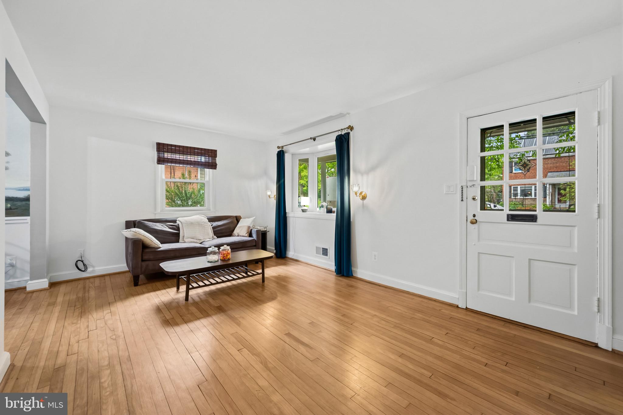 1708 Brisbane Street Silver Spring, MD 20902 - Photo 6 of 43 Bright and inviting living space.