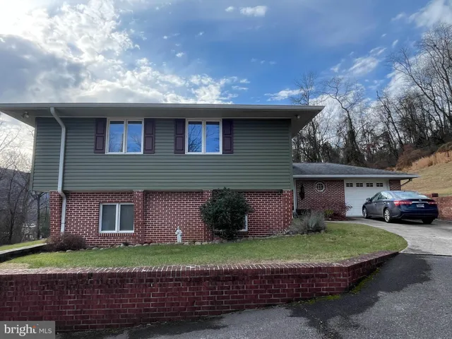$423,500 | 820 Woodland Avenue, Lavale, MD 21502