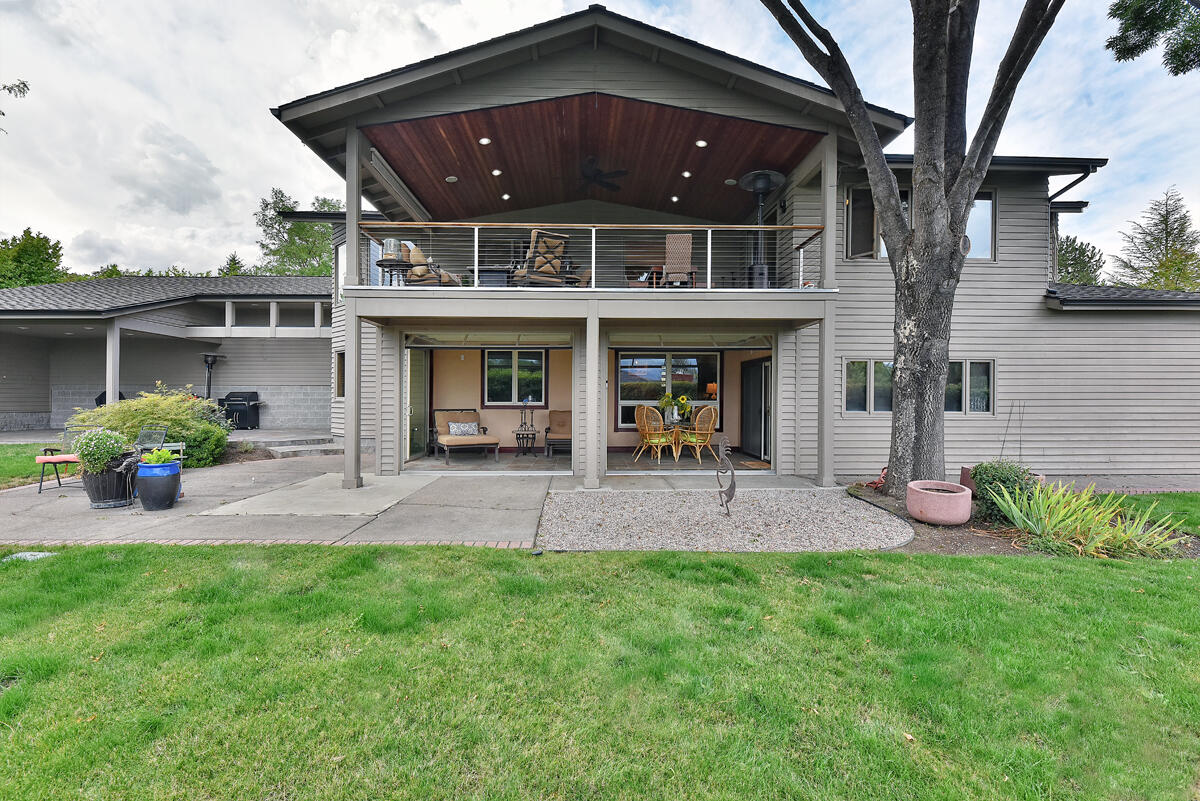 2798 Yvonne Road Medford, OR 97504 - Photo 30 of 47 26