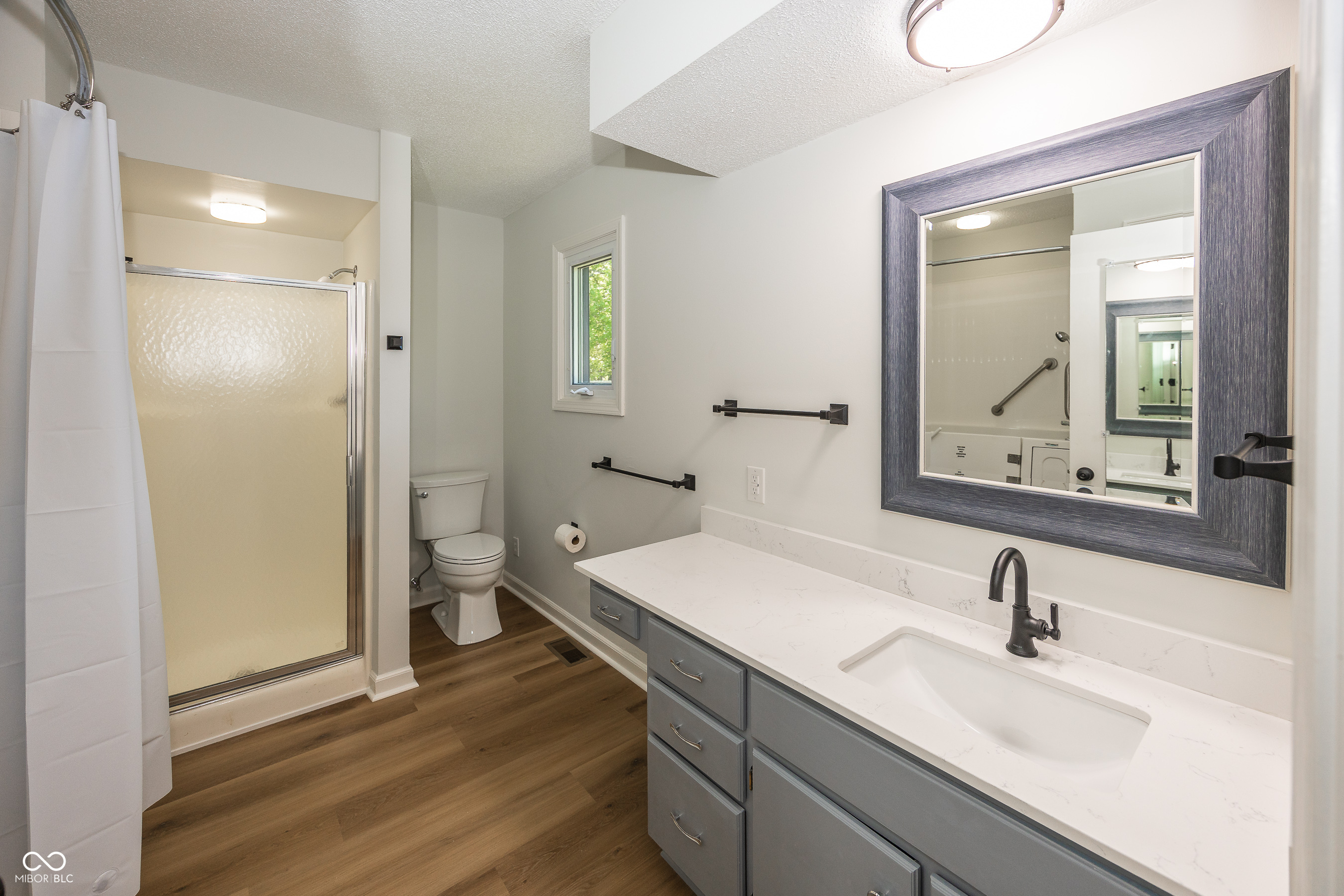 8021 Guion Road Indianapolis, IN 46268 - Photo 10 of 26