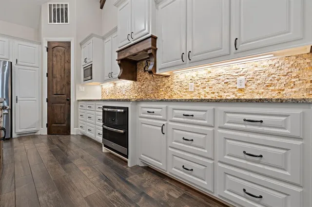 $750,000 | 1211 County Road 1024, Glen Rose, TX 76043