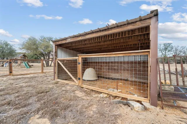 $750,000 | 1211 County Road 1024, Glen Rose, TX 76043