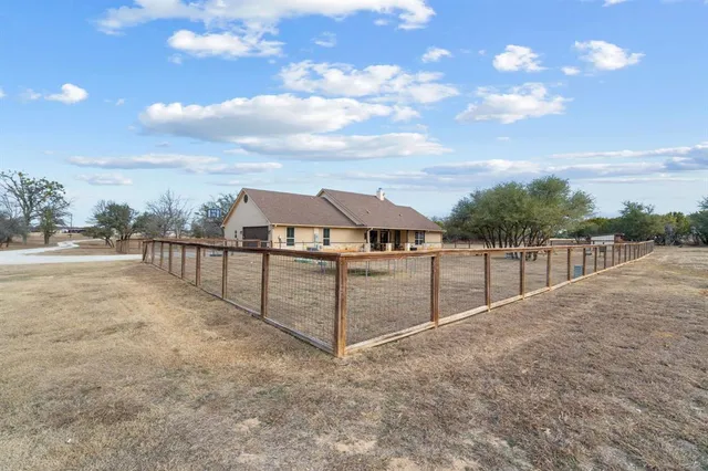 $750,000 | 1211 County Road 1024, Glen Rose, TX 76043